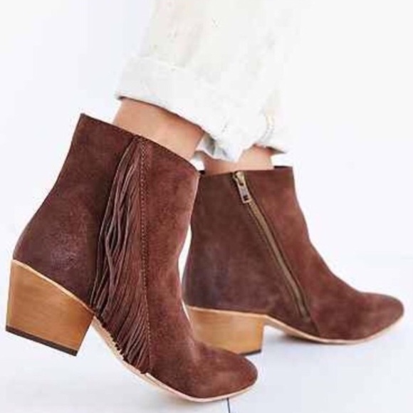 Seychelles Suede Ankle Booties with Fringe 7 EUC - Picture 1 of 12